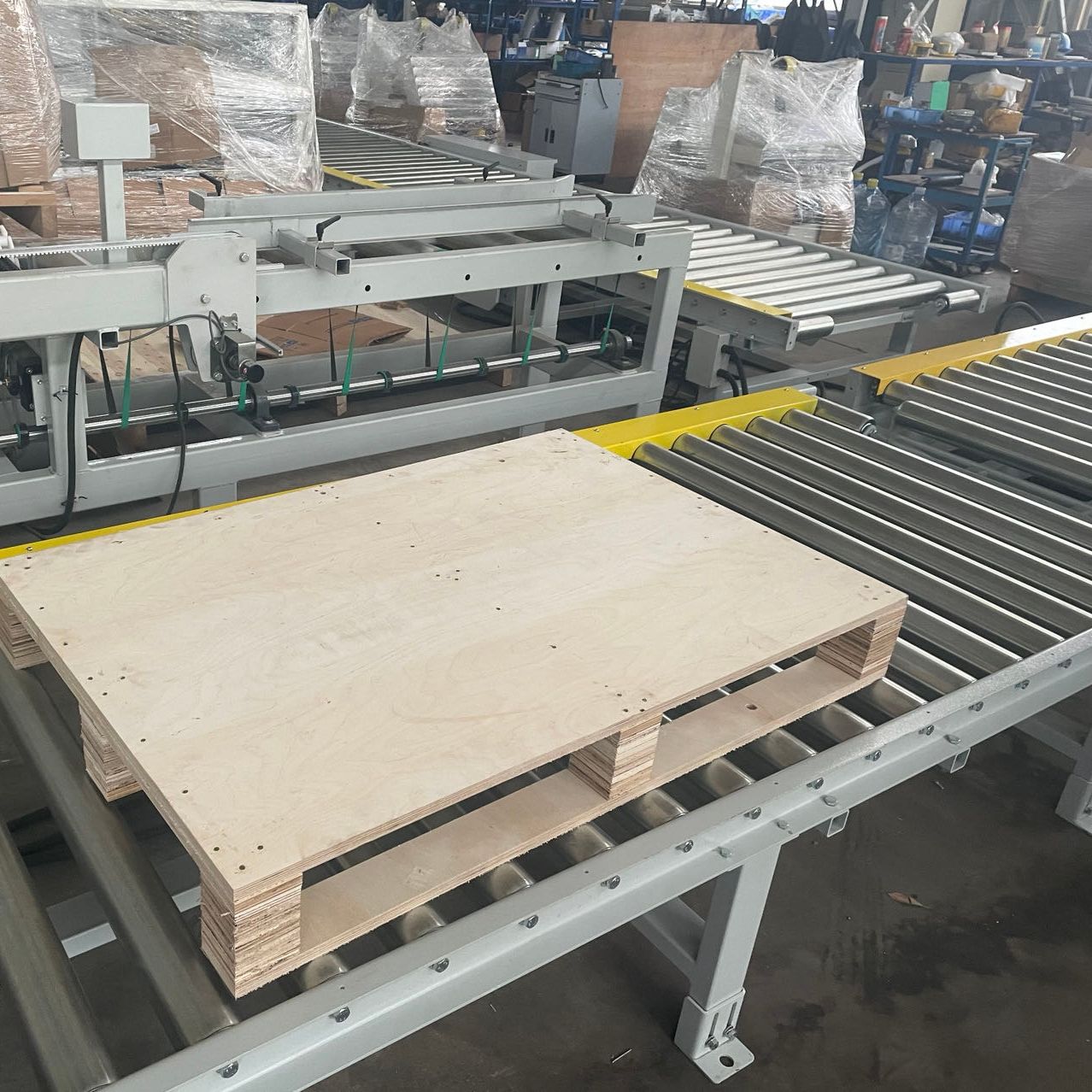 Automatic Pallet Conveyor