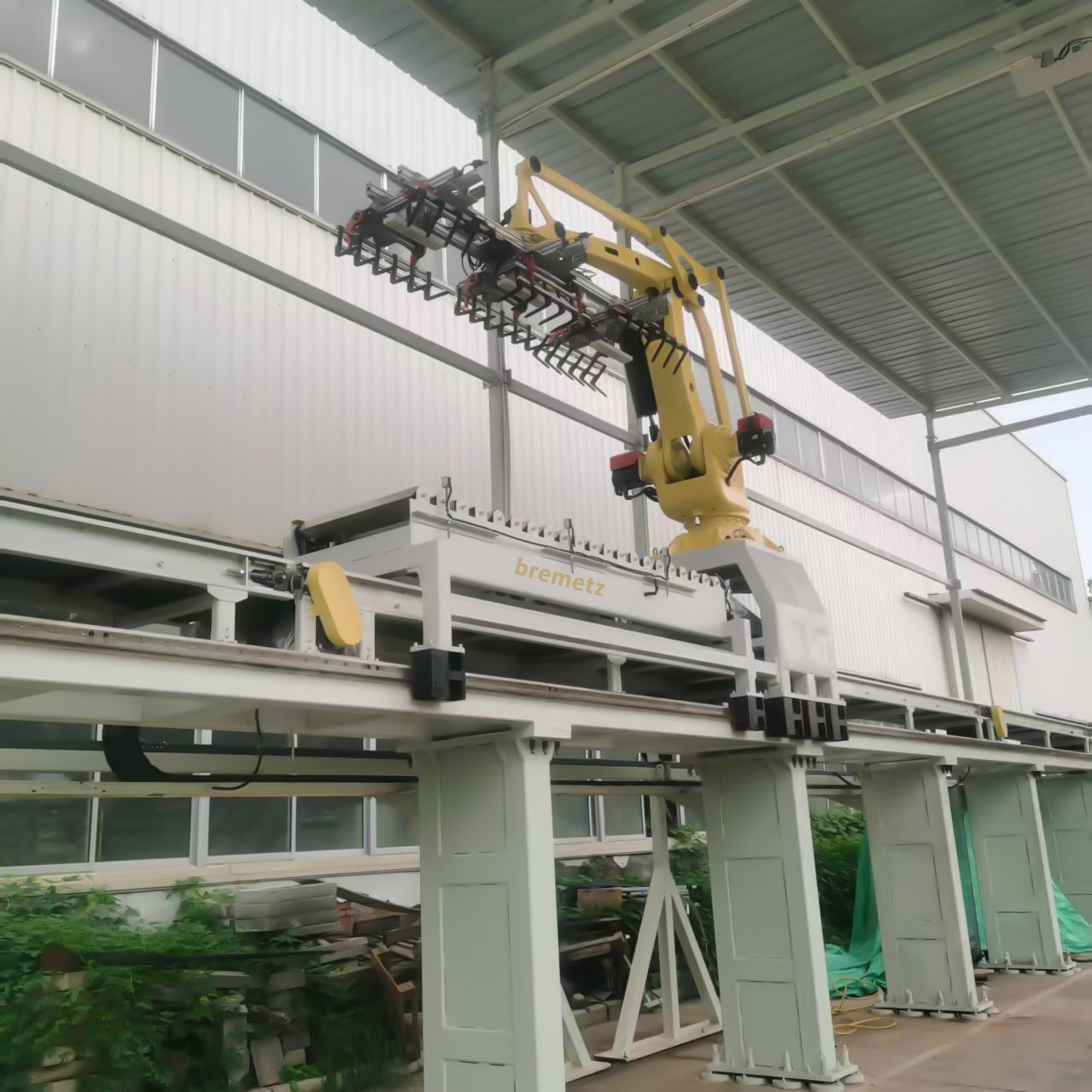 robotic arm truck bag loader