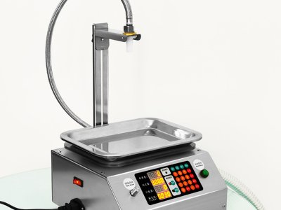 Weighing quantitative filling machine