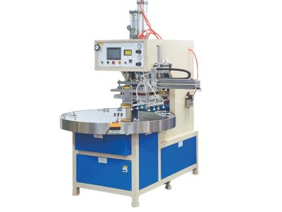 Fully automatic blister packaging machine