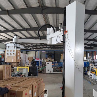 Corrugated paper palletizing robot