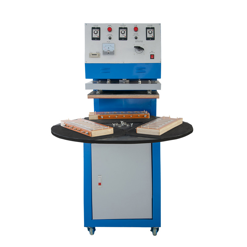 Fully automatic blister packaging machine