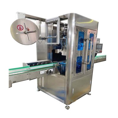 Automatic sleeve labeling machine