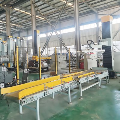 Column palletizing robot