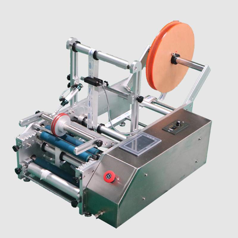Automatic labeling machine